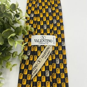 Valentino Cravatte Vintage Gold And Blue Mens Necktie 100% Silk EUC